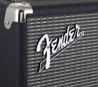 Комбоусилитель для бас-гитары Fender Rumble 15 2014 (237-0106-900)