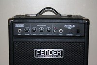 Комбоусилитель для бас-гитары Fender Rumble 15 (231-5306-920)